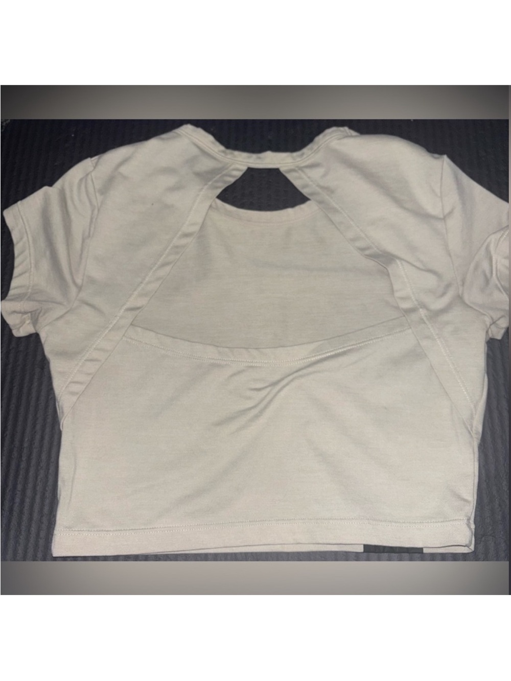 Alphalete Cream Short Sleeve Open-Back Crop Top - Picture 4 of 5